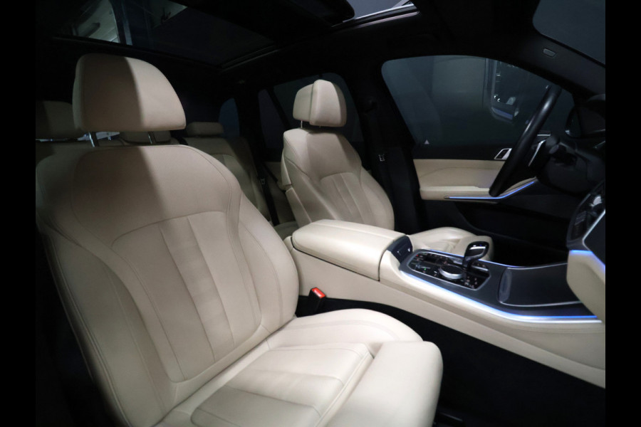 BMW X5 xDrive45e High Executive [SCHUIFDAK, HARMAN KARDON, 360° CAMERA, APPLE CARPLAY, TREKHAAK, LUCHTVERING, ANDROID AUTO, MEMORY SEATS, SFEERVERLICHTING, NIEUWSTAAT]