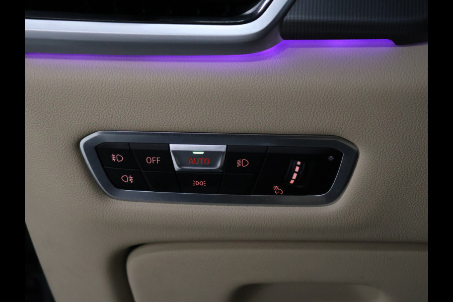 BMW X5 xDrive45e High Executive [SCHUIFDAK, HARMAN KARDON, 360° CAMERA, APPLE CARPLAY, TREKHAAK, LUCHTVERING, ANDROID AUTO, MEMORY SEATS, SFEERVERLICHTING, NIEUWSTAAT]
