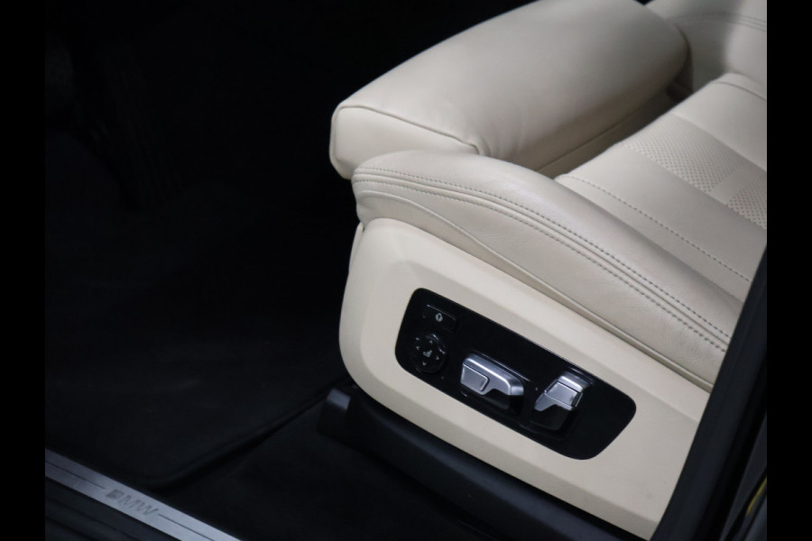 BMW X5 xDrive45e High Executive [SCHUIFDAK, HARMAN KARDON, 360° CAMERA, APPLE CARPLAY, TREKHAAK, LUCHTVERING, ANDROID AUTO, MEMORY SEATS, SFEERVERLICHTING, NIEUWSTAAT]