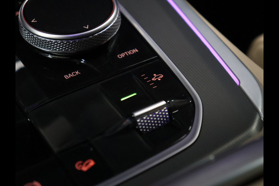 BMW X5 xDrive45e High Executive [SCHUIFDAK, HARMAN KARDON, 360° CAMERA, APPLE CARPLAY, TREKHAAK, LUCHTVERING, ANDROID AUTO, MEMORY SEATS, SFEERVERLICHTING, NIEUWSTAAT]