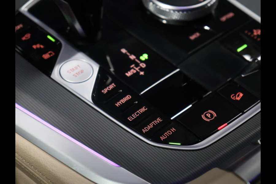 BMW X5 xDrive45e High Executive [SCHUIFDAK, HARMAN KARDON, 360° CAMERA, APPLE CARPLAY, TREKHAAK, LUCHTVERING, ANDROID AUTO, MEMORY SEATS, SFEERVERLICHTING, NIEUWSTAAT]