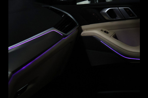 BMW X5 xDrive45e High Executive [SCHUIFDAK, HARMAN KARDON, 360° CAMERA, APPLE CARPLAY, TREKHAAK, LUCHTVERING, ANDROID AUTO, MEMORY SEATS, SFEERVERLICHTING, NIEUWSTAAT]