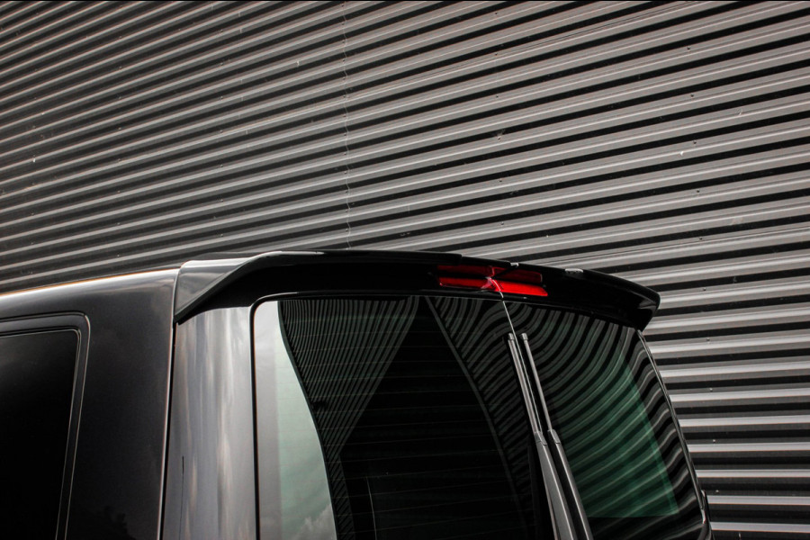 Volkswagen Transporter 2.0 TDI L2H1 CARAVELLE 204PK DC DUBBEL CABINE / ELEK.SCHUIF / FULL OPTIONS / LEDER / FULL BLACK / APPLE CAR