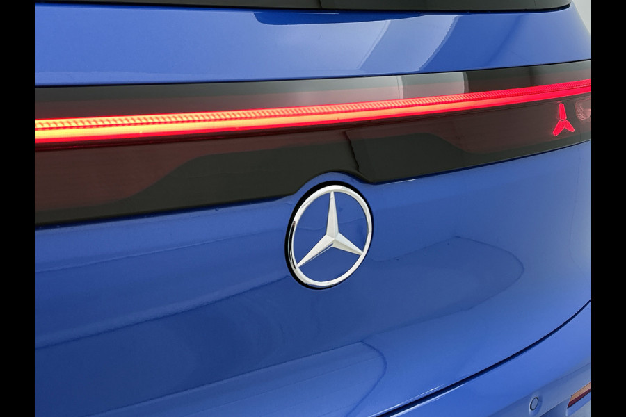 Mercedes-Benz Glb 250+ Business Solution AMG 7p. 85.5 kWh | Premium Plus pakket | Winterpakket | Nightpakket | GUARD 360° | Trekhaak | Vast panoramadak | Burmester® 3D surround sound |