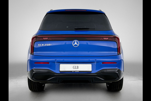 Mercedes-Benz Glb 250+ Business Solution AMG 7p. 85.5 kWh | Premium Plus pakket | Winterpakket | Nightpakket | GUARD 360° | Trekhaak | Vast panoramadak | Burmester® 3D surround sound |