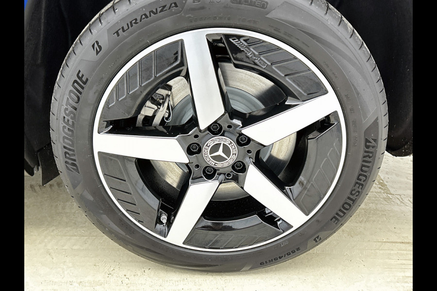 Mercedes-Benz Glb 250+ Business Solution AMG 7p. 85.5 kWh | Premium Plus pakket | Winterpakket | Nightpakket | GUARD 360° | Trekhaak | Vast panoramadak | Burmester® 3D surround sound |