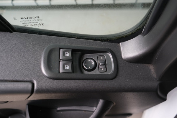 Renault Master T35 2.3 dCi 135 L3H2 Work Edition - N.A.P. Airco, Cruise, Navi, PDC, Camera.