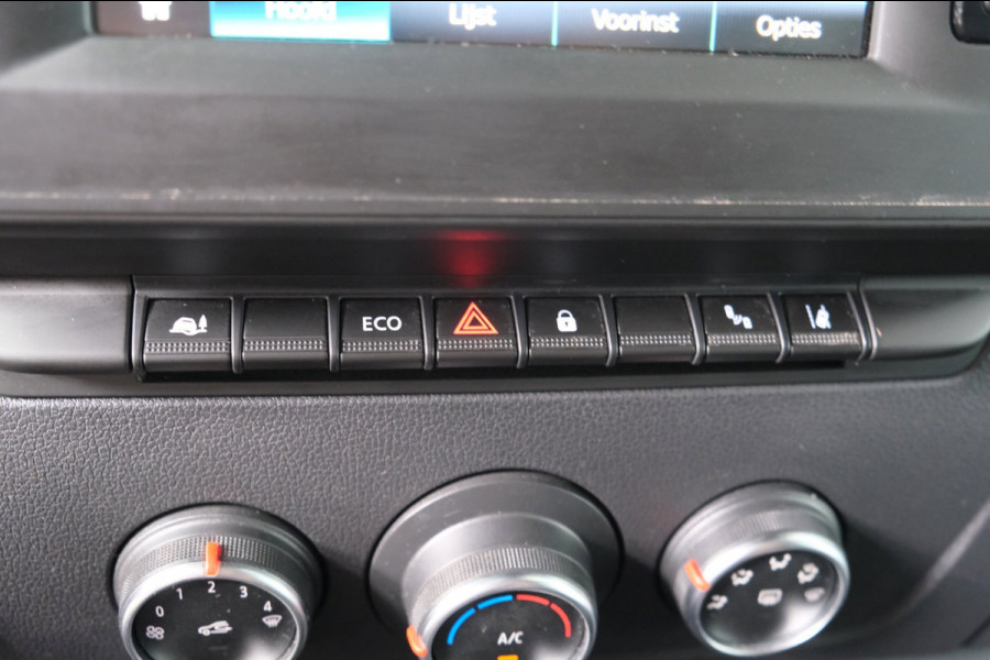 Renault Master T35 2.3 dCi 135 L3H2 Work Edition - N.A.P. Airco, Cruise, Navi, PDC, Camera.
