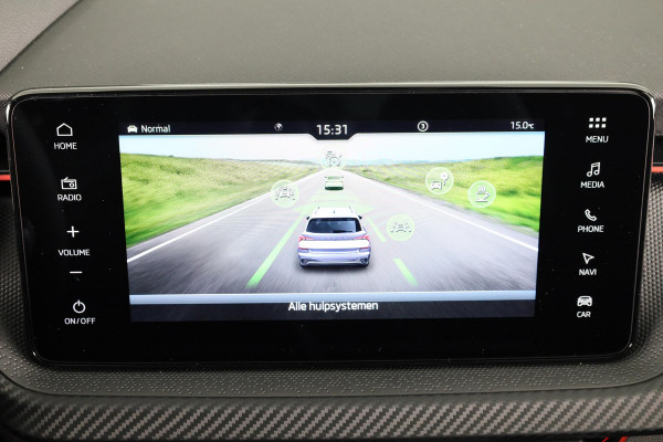 Škoda Kamiq 1.0 TSI Monte Carlo 115 pk | Verlengde garantie | Navigatie via App | Panoramadak | Parkeersensoren | Achteruitrijcamera | Adaptieve cruise controle