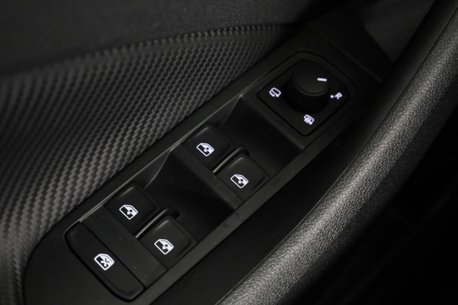 Škoda Kamiq 1.0 TSI Monte Carlo 115 pk | Verlengde garantie | Navigatie via App | Panoramadak | Parkeersensoren | Achteruitrijcamera | Adaptieve cruise controle