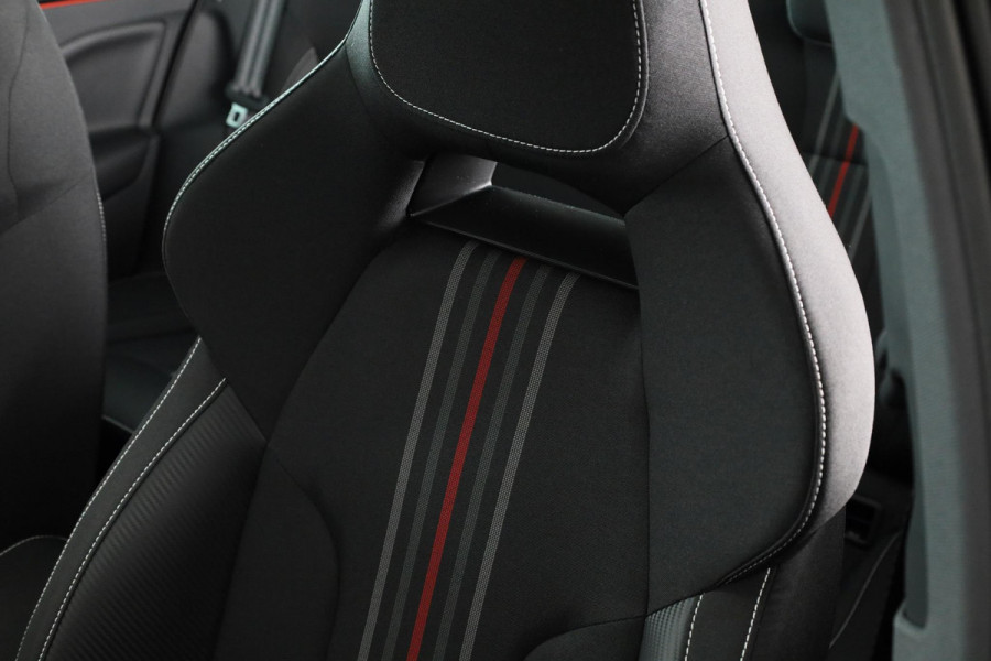 Škoda Kamiq 1.0 TSI Monte Carlo 115 pk | Verlengde garantie | Navigatie via App | Panoramadak | Parkeersensoren | Achteruitrijcamera | Adaptieve cruise controle