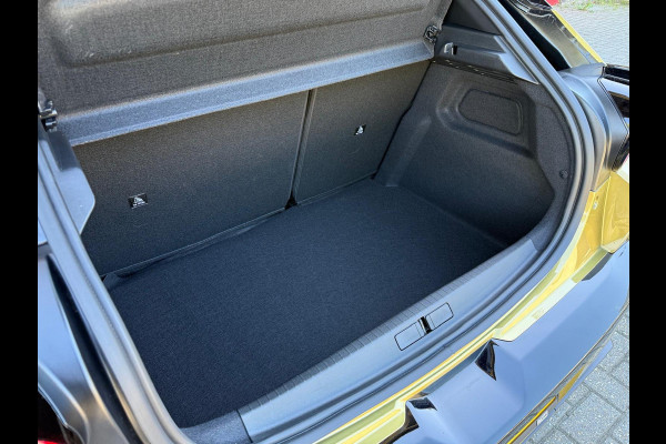 Lancia Ypsilon 1.2 Turbo Hybrid LX - Automaat - Media Apple/Android - Camera - Climate -
