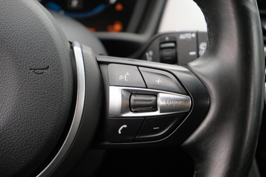 BMW X1 xDrive25e M-sport | PHEV | M pakket | Keyless entry | Camera | Elektrische stoelen met geheugen | Head up Display