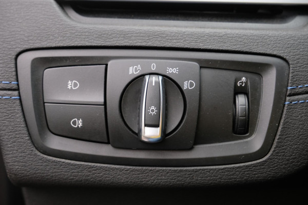 BMW X1 xDrive25e M-sport | PHEV | M pakket | Keyless entry | Camera | Elektrische stoelen met geheugen | Head up Display