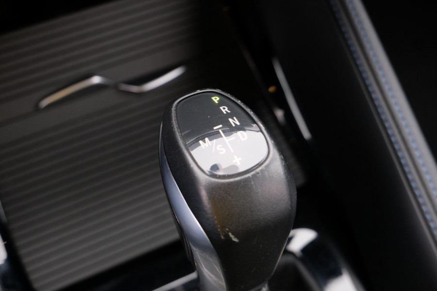 BMW X1 xDrive25e M-sport | PHEV | M pakket | Keyless entry | Camera | Elektrische stoelen met geheugen | Head up Display