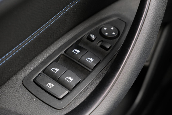 BMW X1 xDrive25e M-sport | PHEV | M pakket | Keyless entry | Camera | Elektrische stoelen met geheugen | Head up Display