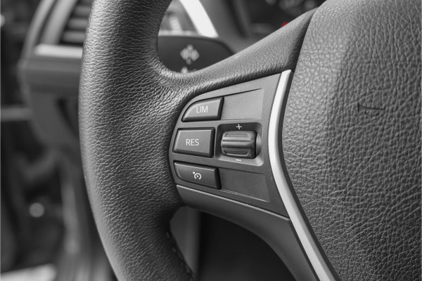 BMW 1-serie 118i Executive Climate PDC LED Cruise