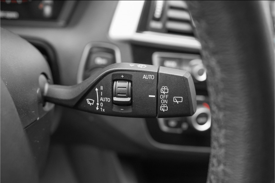 BMW 1-serie 118i Executive Climate PDC LED Cruise