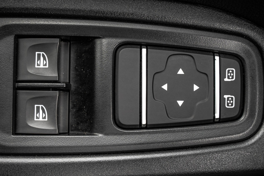 Renault Trafic Blue dCi 150PK | L2H1 | 9-Zits | LED | Canera | Navi | Zijschuifdeur R+L | Cruise | Airco | PDC | Euro 6