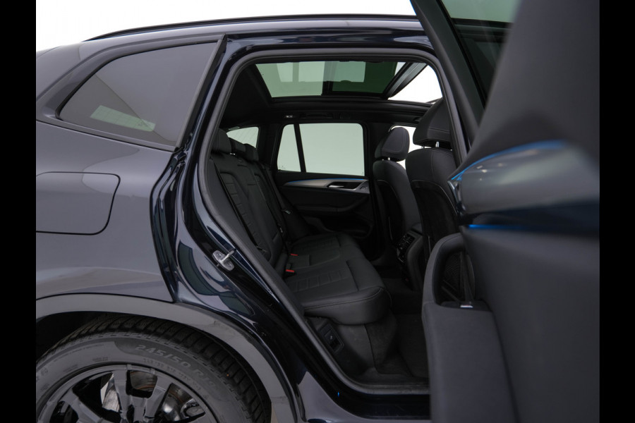 BMW iX3 Executive 80 kWh [ 3-Fase ] {SOH-98%} (INCL-BTW) Aut. *PANO | HEAD-UP | LEATHER | ADAPTIVE-CRUISE | FULL-LED | BLIND-SPOT | MEMORY-PACK | DIGI-COCKPIT | HEATED-COMFORTSEATS | KEYLESS | TOP-VIEW | DAB+ | TOWBAR | 19''ALU*