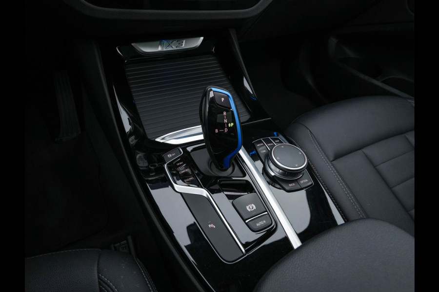 BMW iX3 Executive 80 kWh [ 3-Fase ] {SOH-98%} (INCL-BTW) Aut. *PANO | HEAD-UP | LEATHER | ADAPTIVE-CRUISE | FULL-LED | BLIND-SPOT | MEMORY-PACK | DIGI-COCKPIT | HEATED-COMFORTSEATS | KEYLESS | TOP-VIEW | DAB+ | TOWBAR | 19''ALU*