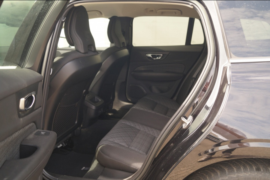 Volvo V60 2.0 B4 197pk Automaat Core -NAVI-ECC-LED-CAM-