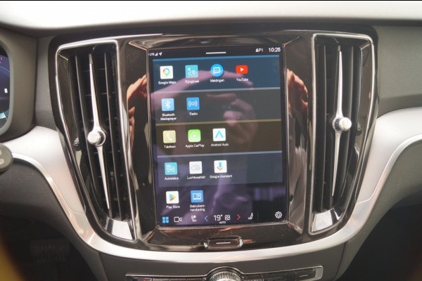 Volvo V60 2.0 B4 197pk Automaat Core -NAVI-ECC-LED-CAM-