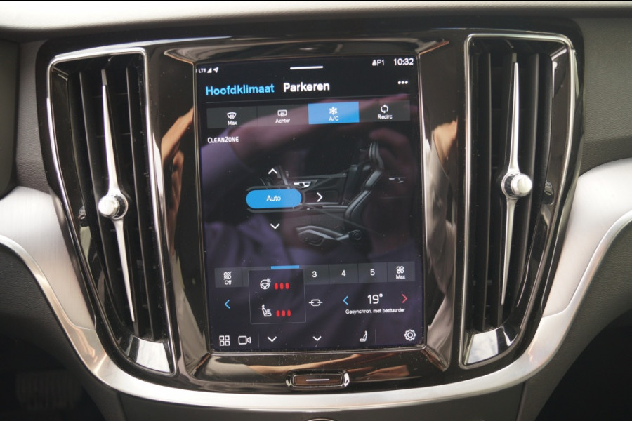 Volvo V60 2.0 B4 197pk Automaat Core -NAVI-ECC-LED-CAM-