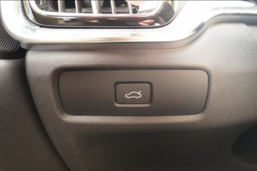Volvo V60 2.0 B4 197pk Automaat Core -NAVI-ECC-LED-CAM-