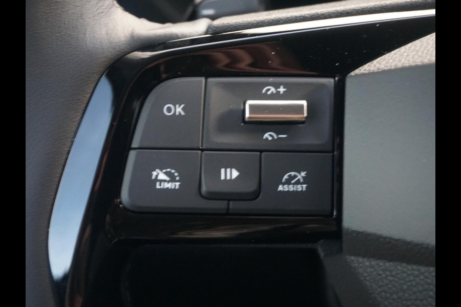 Opel Combo TECH L1 50kWh | 8 jaar garantie | navigatie | Apple Carplay | camera | digitale binnenspiegel | parkeersensoren v/a | dodehoekdetectie | bumpers in kleur | Climate Control | etc.