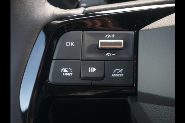 Opel Combo TECH L1 50kWh | 8 jaar garantie | navigatie | Apple Carplay | camera | digitale binnenspiegel | parkeersensoren v/a | dodehoekdetectie | bumpers in kleur | Climate Control | etc.