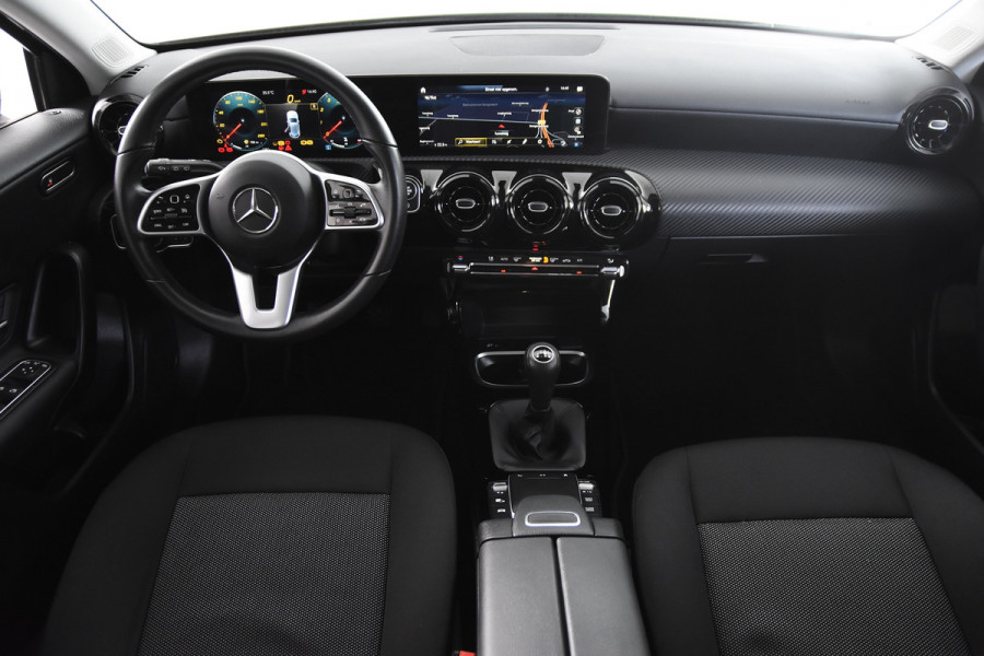 Mercedes-Benz A-Klasse 180 *1ste Eigenaar*Widescreen*Navigatie*Stoelverwarming*PDC*