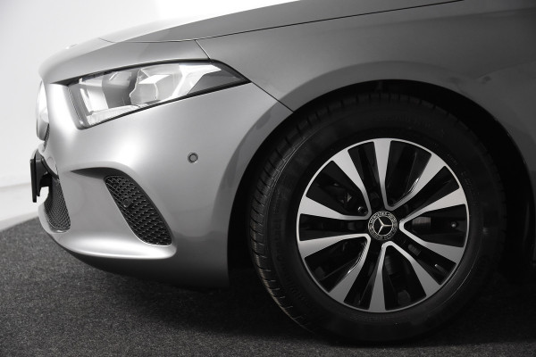Mercedes-Benz A-Klasse 180 *1ste Eigenaar*Widescreen*Navigatie*Stoelverwarming*PDC*