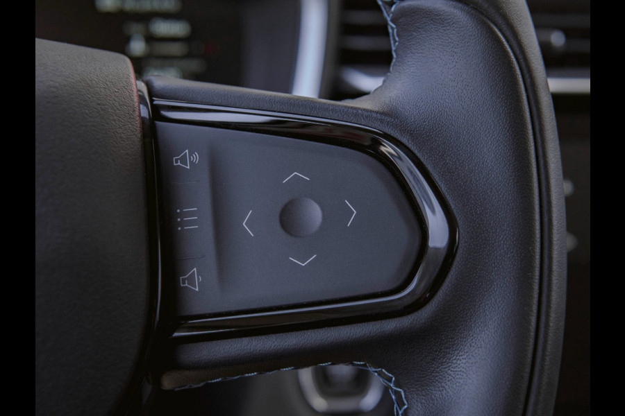 Lynk & Co 01 1.5 Black Edition Panoramadak|Trekhaak|Camera|ACC|Stoelverwarming|Navi|Carplay