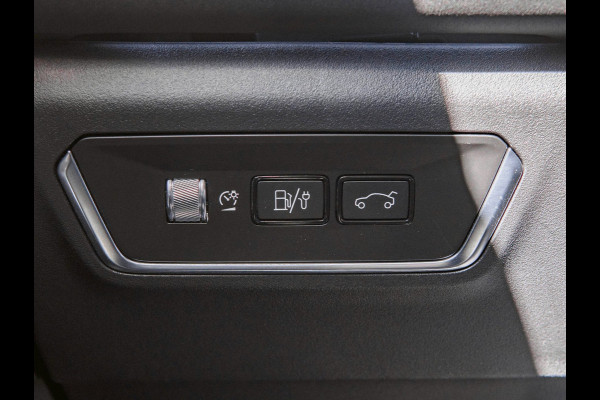 Lynk & Co 01 1.5 Black Edition Panoramadak|Trekhaak|Camera|ACC|Stoelverwarming|Navi|Carplay