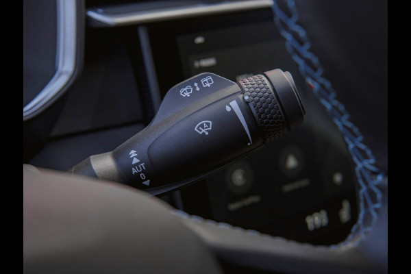 Lynk & Co 01 1.5 Black Edition Panoramadak|Trekhaak|Camera|ACC|Stoelverwarming|Navi|Carplay