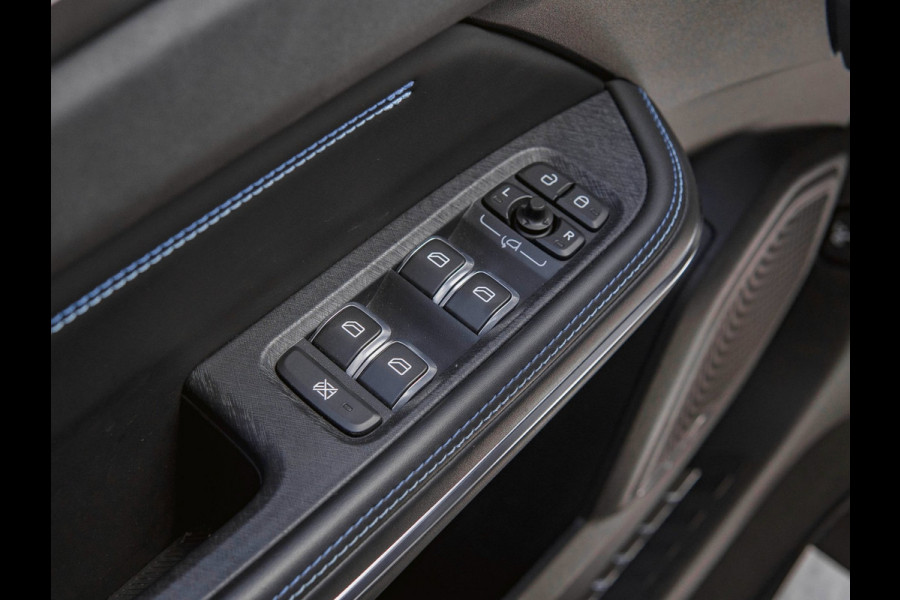 Lynk & Co 01 1.5 Black Edition Panoramadak|Trekhaak|Camera|ACC|Stoelverwarming|Navi|Carplay