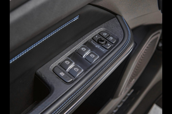 Lynk & Co 01 1.5 Black Edition Panoramadak|Trekhaak|Camera|ACC|Stoelverwarming|Navi|Carplay
