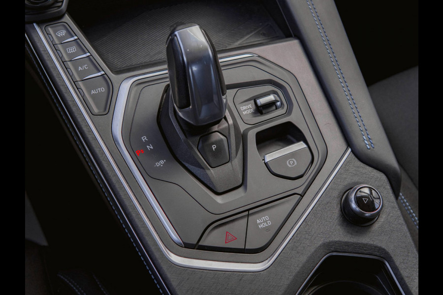 Lynk & Co 01 1.5 Black Edition Panoramadak|Trekhaak|Camera|ACC|Stoelverwarming|Navi|Carplay