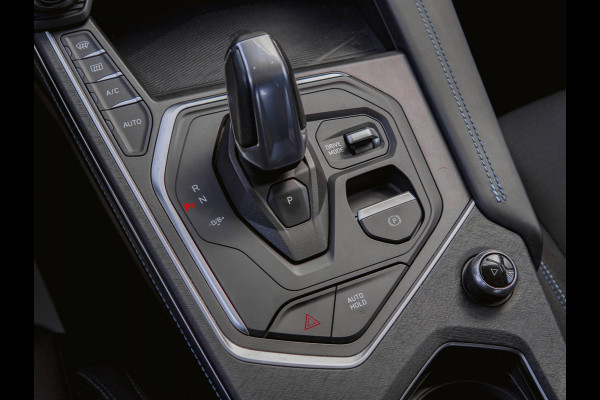 Lynk & Co 01 1.5 Black Edition Panoramadak|Trekhaak|Camera|ACC|Stoelverwarming|Navi|Carplay