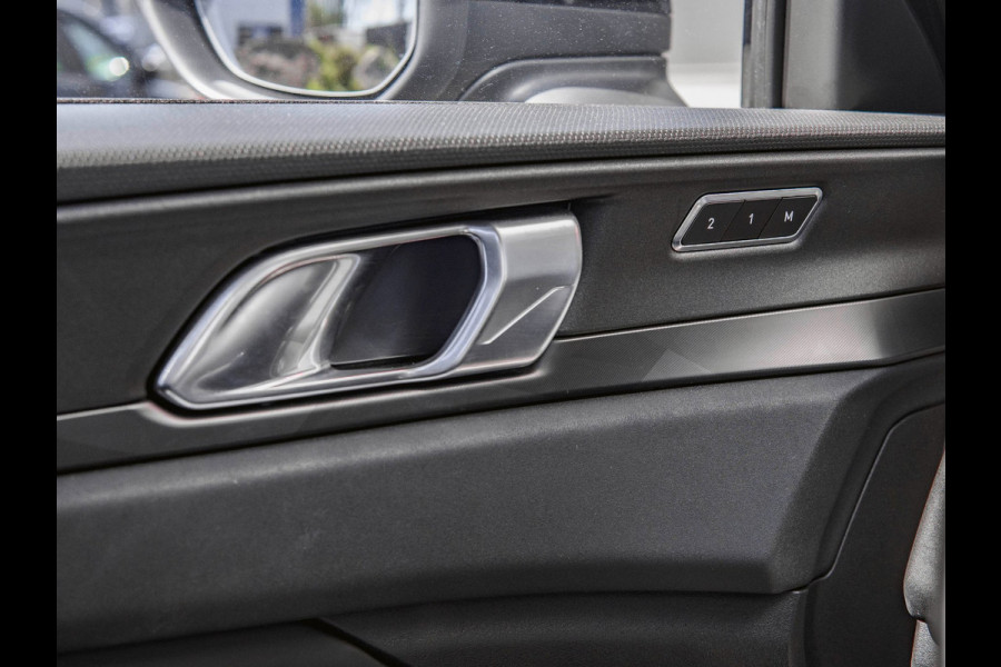 Lynk & Co 01 1.5 Black Edition Panoramadak|Trekhaak|Camera|ACC|Stoelverwarming|Navi|Carplay