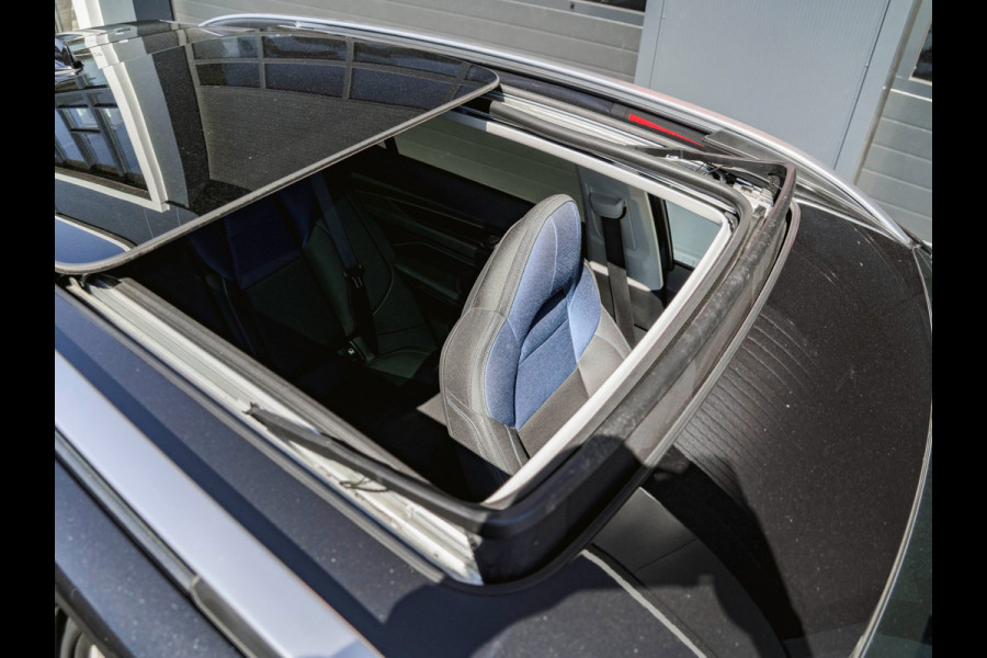 Lynk & Co 01 1.5 Black Edition Panoramadak|Trekhaak|Camera|ACC|Stoelverwarming|Navi|Carplay