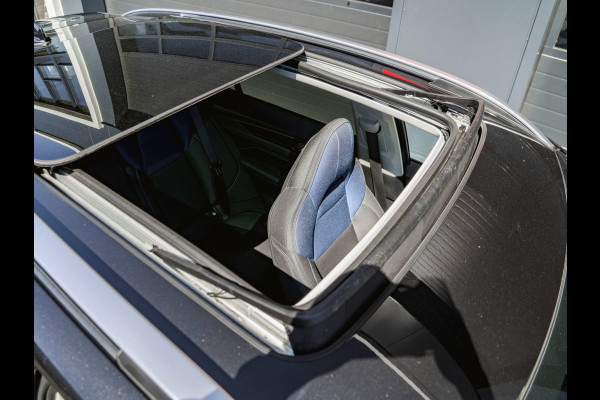 Lynk & Co 01 1.5 Black Edition Panoramadak|Trekhaak|Camera|ACC|Stoelverwarming|Navi|Carplay