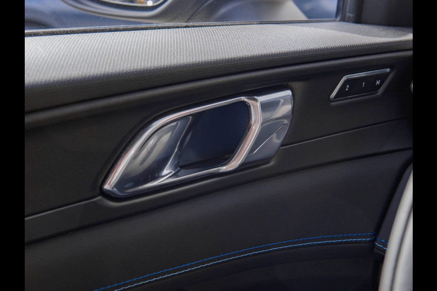 Lynk & Co 01 1.5 Black Edition Zwarte Dakhemel|Panoramadak|Camera|ACC|Stoelverwarming|Navi|Carplay