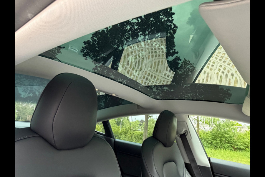 Tesla Model 3 Long Range AWD 75 kWh Black edition, panoramadak, afn. Trekhaak,leder, 19 inch, NL auto 12-2019