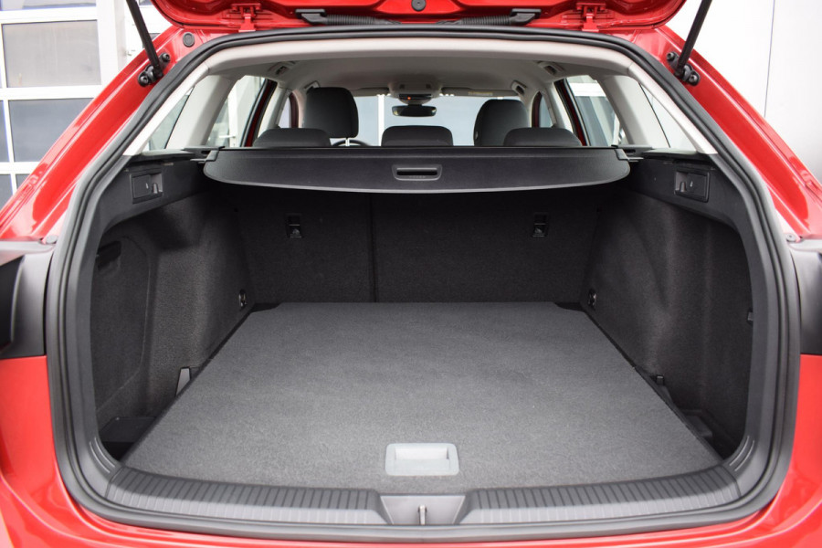 Volkswagen Golf Variant 1.0 TSI Golf | Trekhaak | Apple CarPlay | LED | Climate