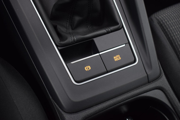 Volkswagen Golf Variant 1.0 TSI Golf | Trekhaak | Apple CarPlay | LED | Climate