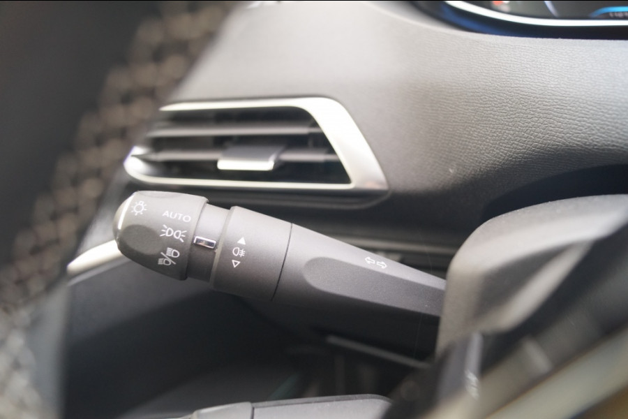 Peugeot 3008 1.2 PureTech 130pk Allure -NAVI-ECC-PDC-CRUISE-
