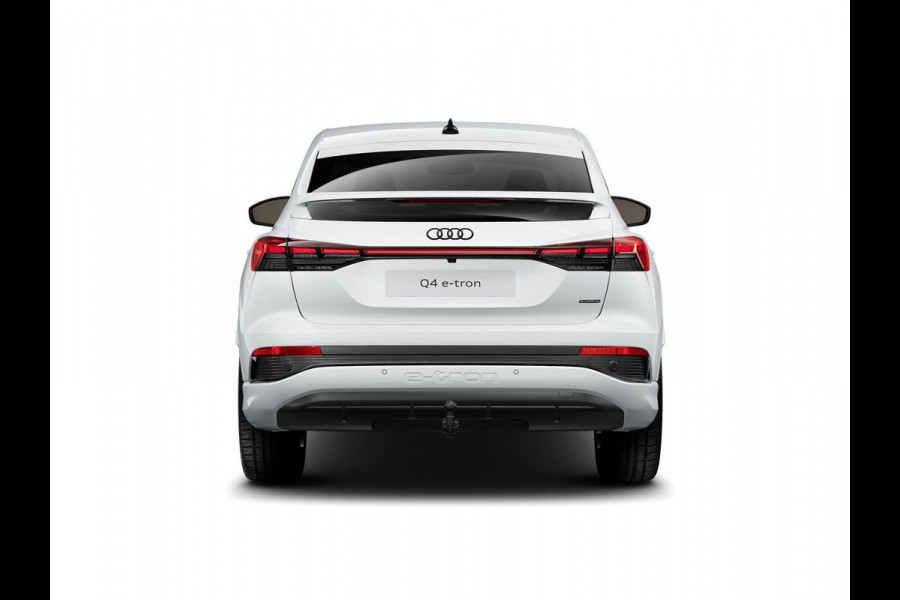 Audi Q4 Sportback e-tron 45 S edition Competition 82 kWh 286pk | Wegklapbare trekhaak | Assistentiepakket plus | Trekhaak | Ambient lichtpakket | Optiekpakket zwart plus |