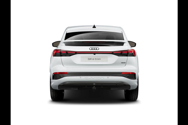 Audi Q4 Sportback e-tron 45 S edition Competition 82 kWh 286pk | Wegklapbare trekhaak | Assistentiepakket plus | Trekhaak | Ambient lichtpakket | Optiekpakket zwart plus |